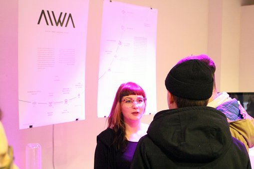 Ann-Katrin Weber erklärt das Projekt AIWA.