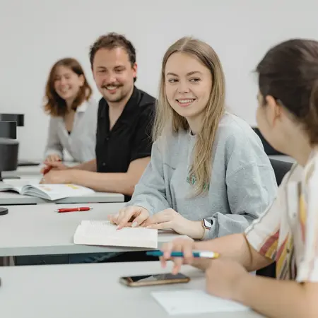 Studierende während des Lernens