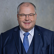 Porträtfoto von Prof. Dr. Andreas Brensing, Vizepräsident der Hochschule RheinMain