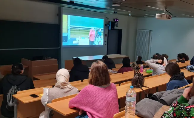 Blick in den Hörsaal für die Eltern