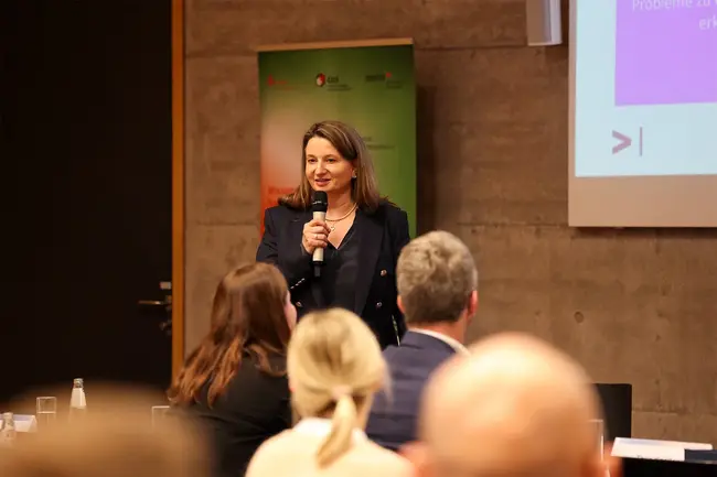 Andrea Bardens von Accenture während ihres Vortrags