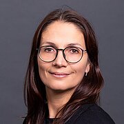 Portrait von Prof. Dr. phil. Davina Höblich