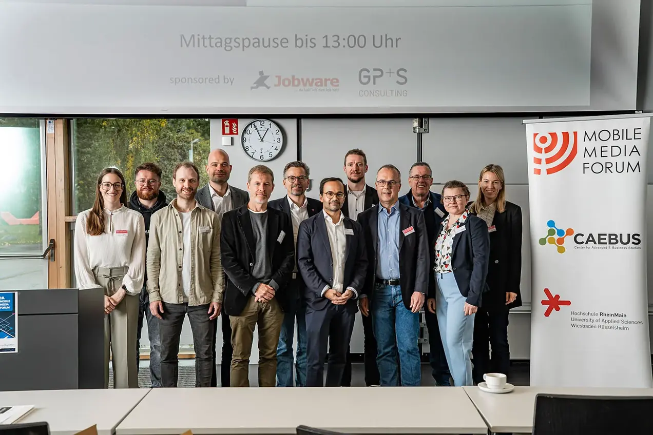Gruppenfoto der Referent:innen und des Orga-Teams des Mobile Media Forums 2025