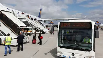 Vorfeld-Bus am Frankfurter Flughafen (Symbolbild)