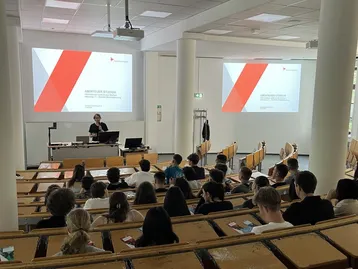 Begrüßung durch Herrn Kallenberg