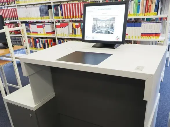 Selbstverbuchungsterminal am Standort Bertramstraße