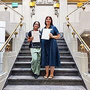 Nanthiny Rajamannan und Jill Carna (re.)