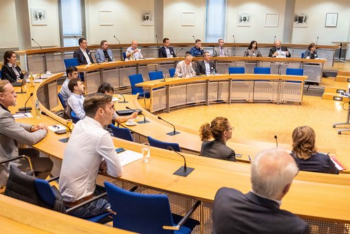 Teilnehmende des Fachgesprächs Automotive © Stadt Rüsselsheim am Main