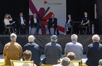 Podiumsdiskussion mit Studierenden, Ehemaligen und der Vizepräsidentin für Studium, Lehre und Internationales