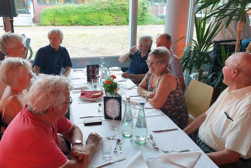 Studierende der Senior*innenUni Rüsselsheim. 