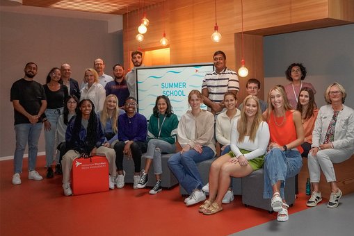 Gruppenfoto der Teilnehmer:innen an der Summer School 