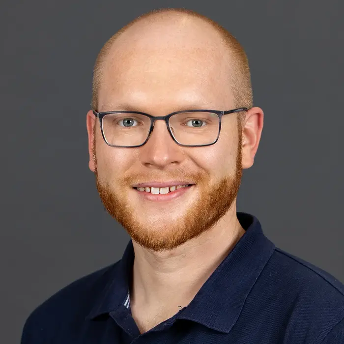 Porträtfoto von Dr. Sören Schäfer