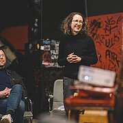Kerstin Herzog steht vorne