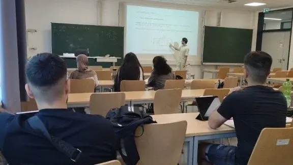 Informatiknachhilfe beim Lernfittag am FB Ingenieurwissenschaften