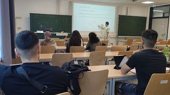 Informatiknachhilfe beim Lernfittag am FB Ingenieurwissenschaften
