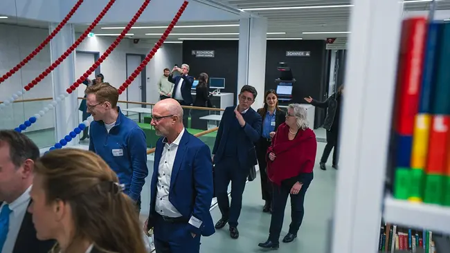 Führungen im Gebäude L am Tag der feierlichen Eröffnung