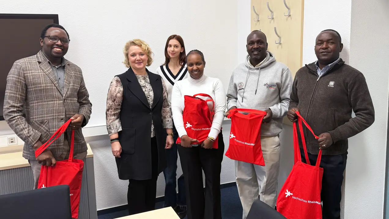 Kenianische Delegation am Fachbereich Wiesbaden Business School