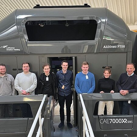 Studierende der ELT zu Gast bei Lufthansa Aviation Training