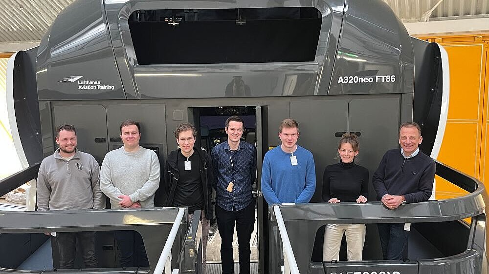 Studierende der ELT zu Gast bei Lufthansa Aviation Training