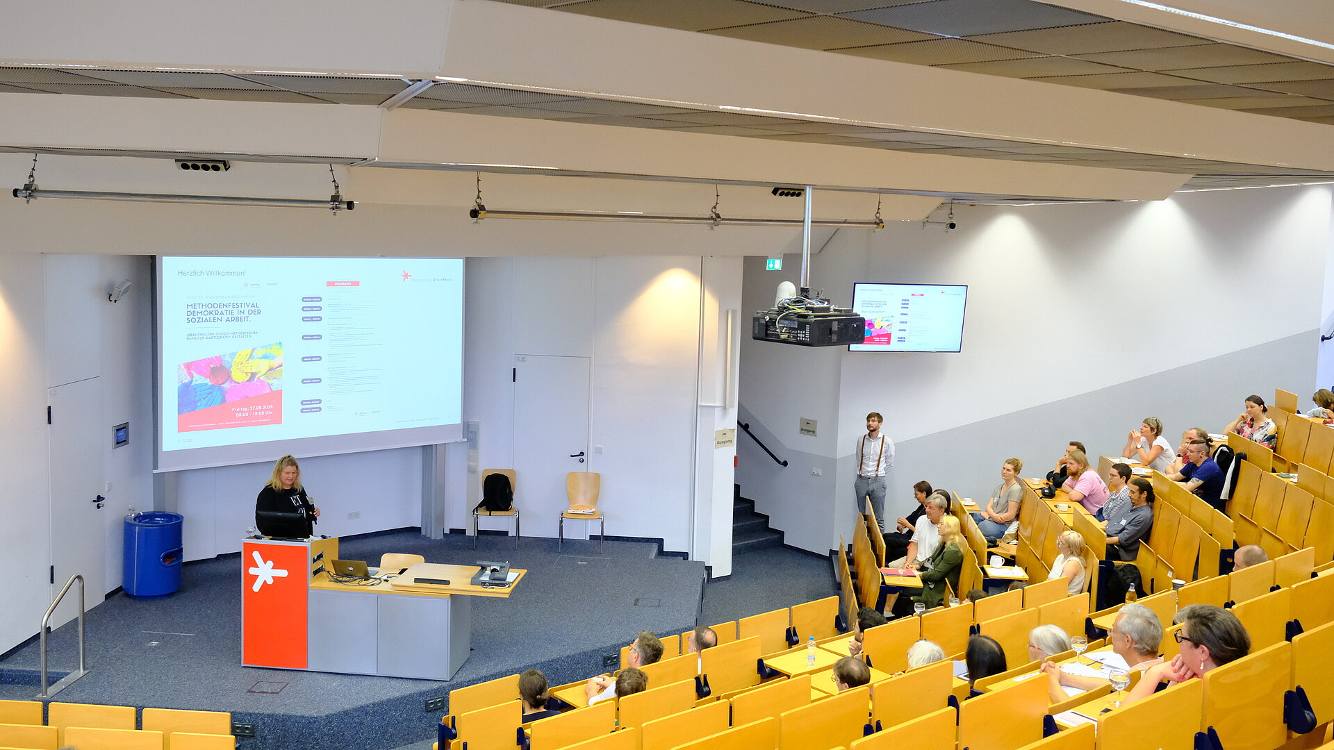 Grußworte der Dekanin Prof. Dr. Kathrin Witek