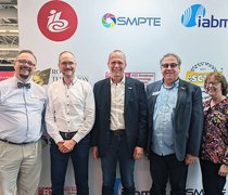 David Grindle (Executive Director der SMPTE), Prof. Stefan Albertz (HSHL), Prof. Dr. Wolfgang Ruppel (HSRM), Thomas Bause Mason (Director Standards Development at SMPTE) and Roberta Gorman (Membership Director der SMPTE) at IBC 2022 in Amsterdam. © SMPTE 2022