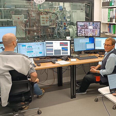 Das Team des Fachgebiets "Energiewandlung und thermische Antriebsmaschinen" der Hochschule RheinMain