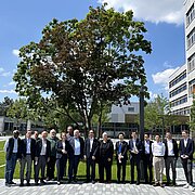 Gruppenfoto: Japanische Delegation und Vertreter der Hochschule RheinMain