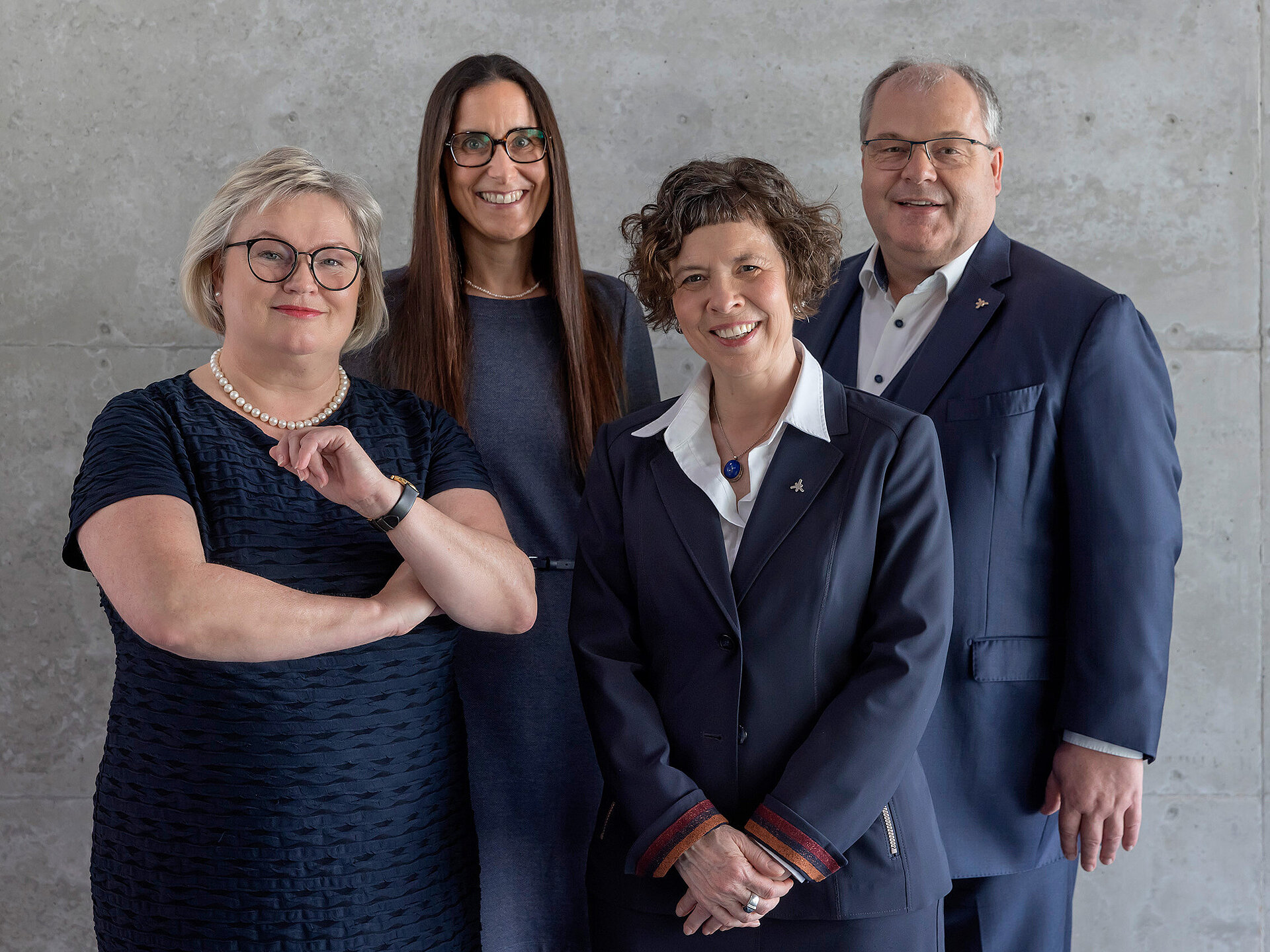 Das Präsidium der Hochschule RheinMain von links nach rechts: Prof. Dr. Eva Waller, Dr. Tina Klug, Prof. Dr. Christiane Jost, Prof. Dr. Andreas Brensing