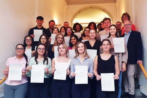 Scholarship holders of the Richard-Müller-Stiftung with the Foundation Board.