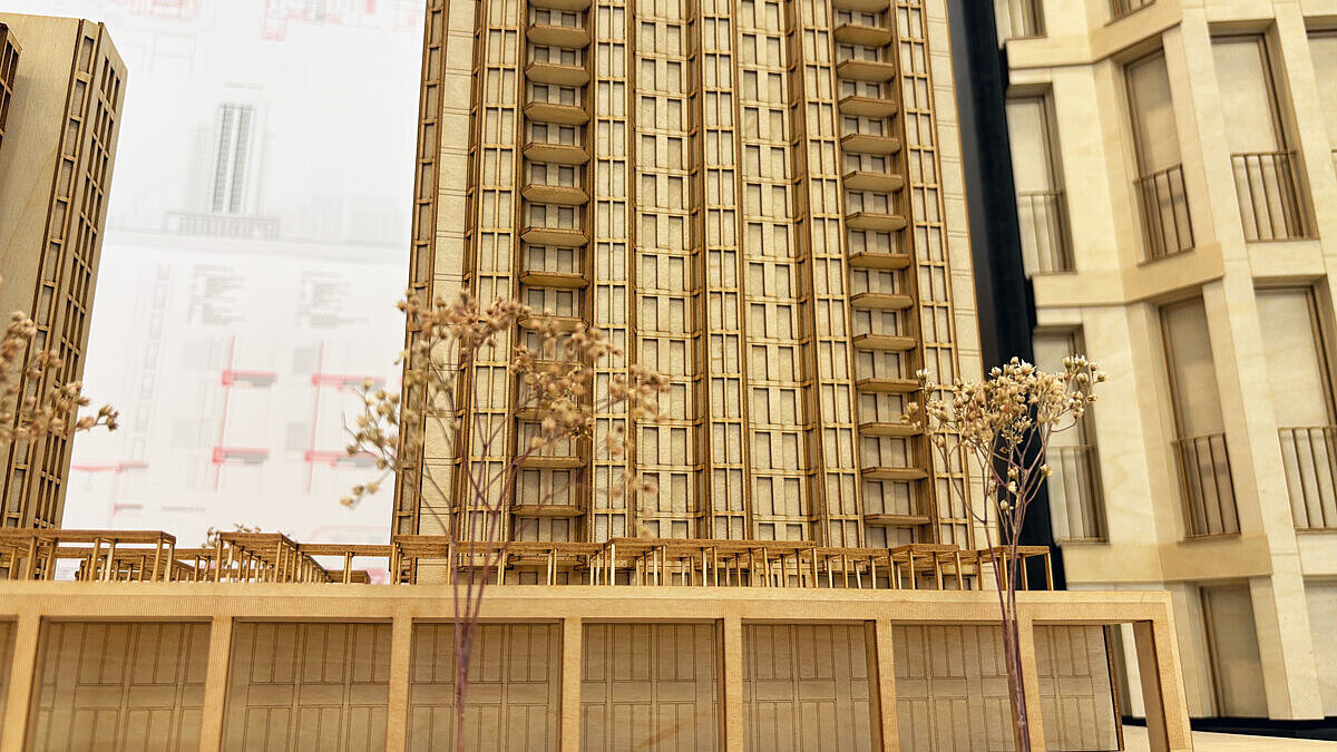 Miniatur Modell eines ehemaligen Bürohochhauses im Frankfurter Gallusviertel 