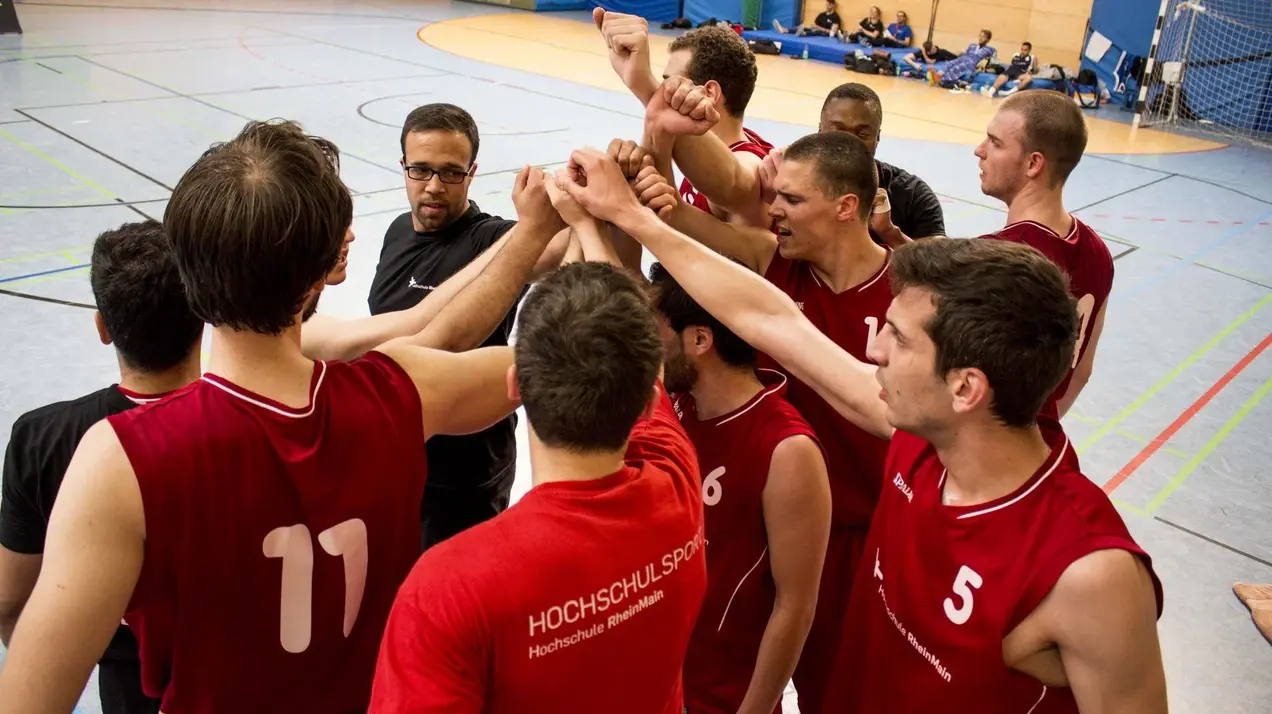 Basketballmannschaft der Hochschule vor Spielbeginn
