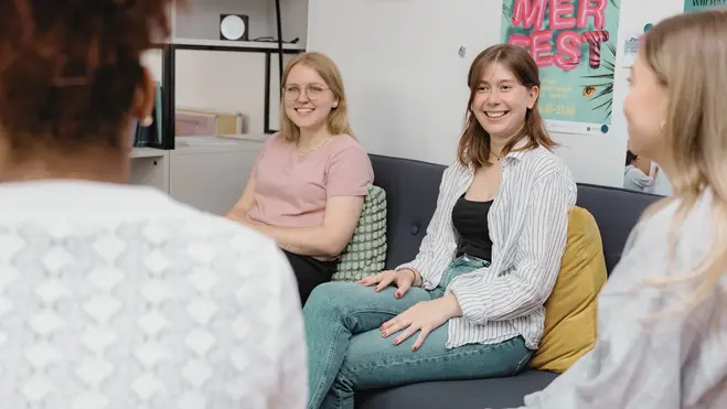Studierende während dem Lernen