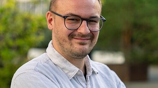 Portrait von Prof. Dr. Dr. Maximilian Pichl