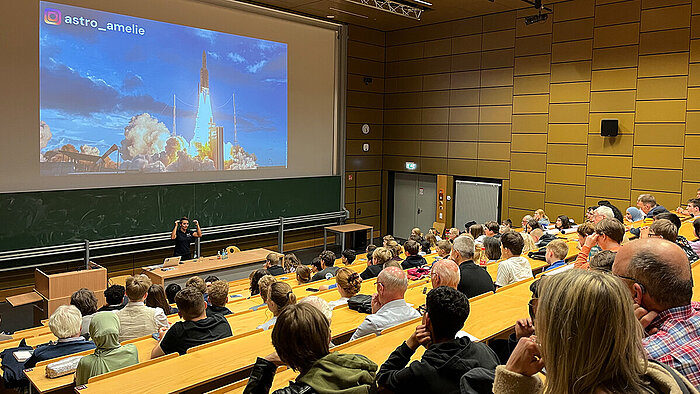 Blick in den großen Hörsaal am Campus Rüsselsheim