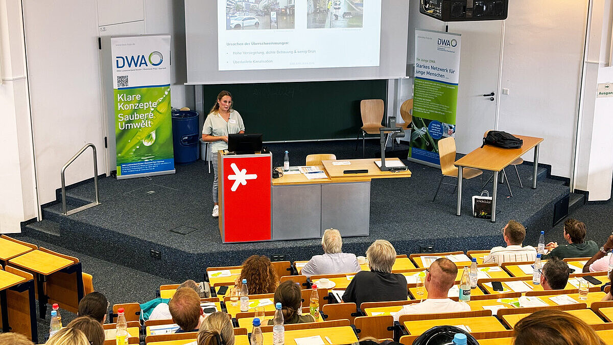 Vortrag von Ayleen Kreutzer zu ihrer Abschlussarbeit über multifunktionale Flächen in Wiesbaden. 