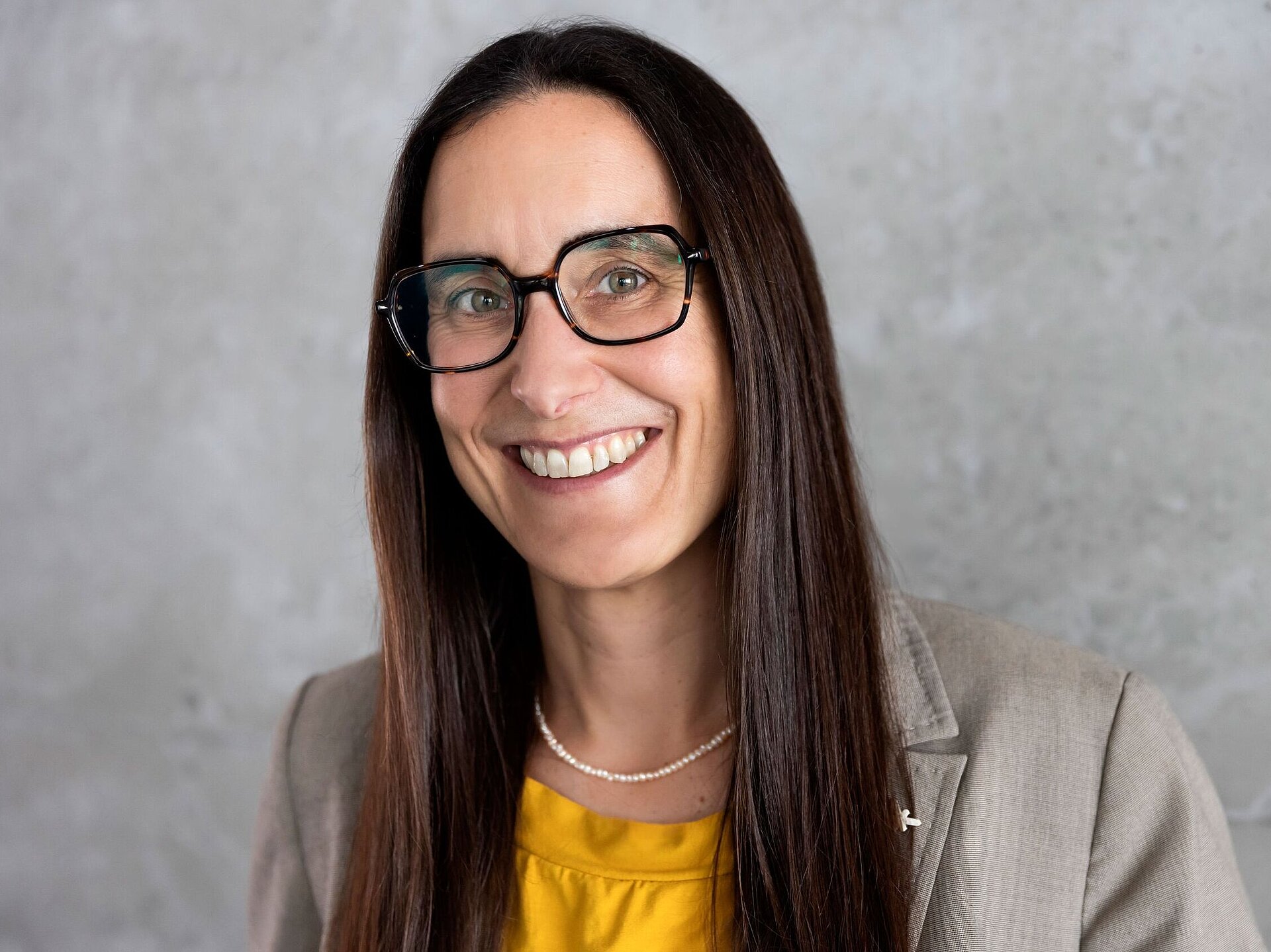 Porträtfoto von Dr. Tina Klug, Kanzlerin der Hochschule RheinMain