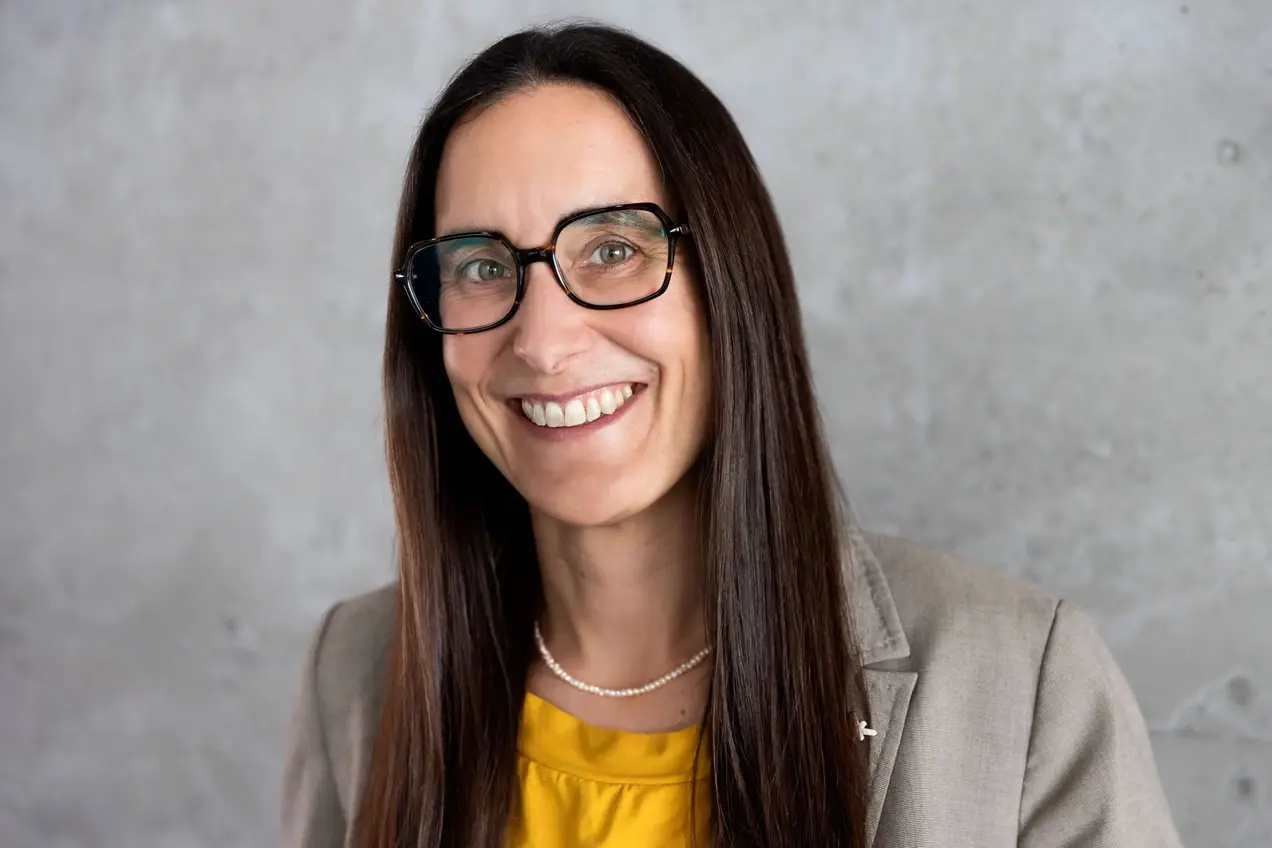 Porträtfoto von Dr. Tina Klug, Kanzlerin der Hochschule RheinMain