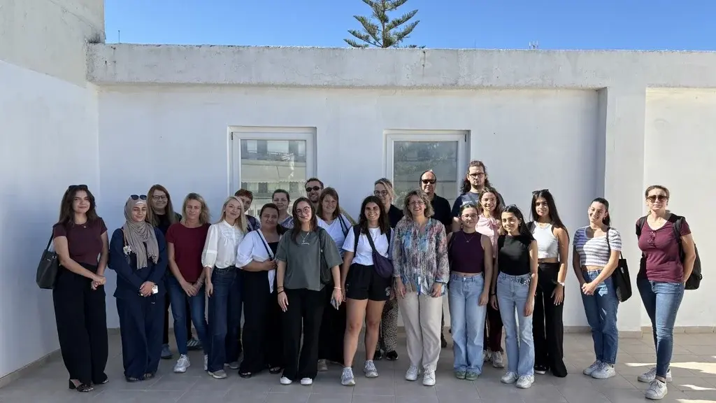 Eine Gruppe an Studierende aus Heraklion und WIesbaden