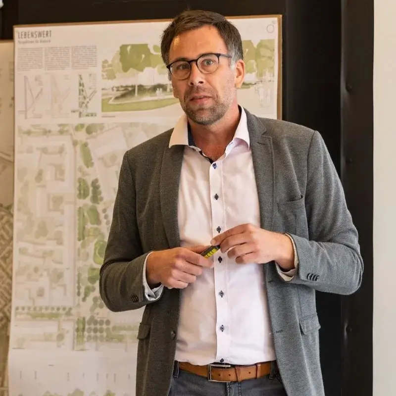 Prof. Dr. Andreas Thiesen Prof. Dr. Andreas Thiesen