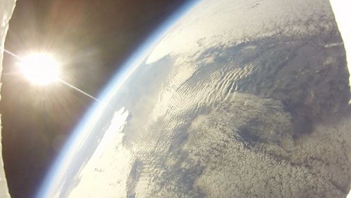 Bild von der On-Board-Kamera des Stratosphärenballons