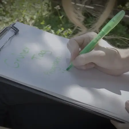 Zettel mit Aufschrift für die Planung des Grünen Tags