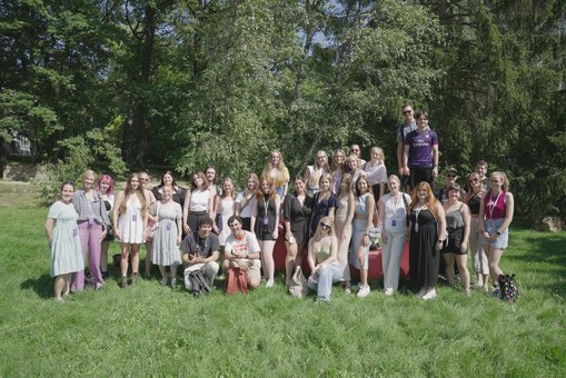 Gruppenfoto aller teilnehmenden Studierenden.