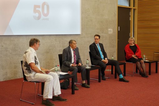 V. l. n. r.: Prof. Dr. Michael May, Prof. Dipl.-Ing. Wolfgang Courtin, Thilo von Debschitz und Prof. Dr. Eva Waller