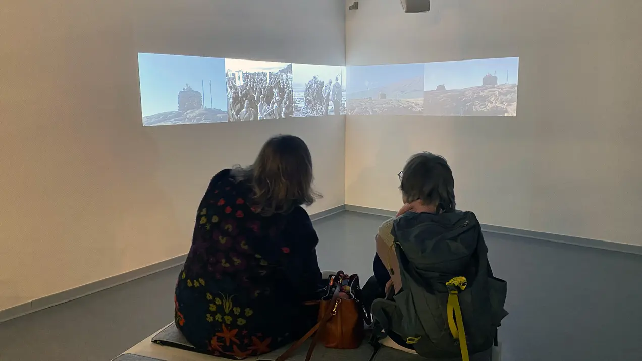 Abschlussarbeit „Verbotene Sprachen – Identität im Verborgenen“ von Helena Finatzer