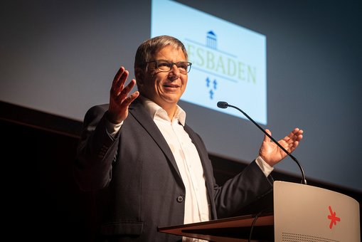 Gert-Uwe Mende, Oberbürgermeister der Landeshauptstadt Wiesbaden. © Johannes Bruns