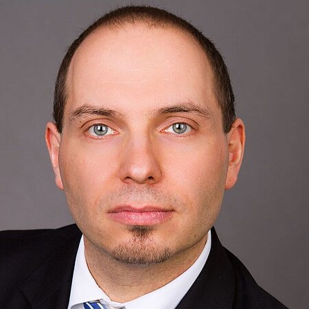 Prof. Dr. Christian Fink Prof. Dr. Christian Fink