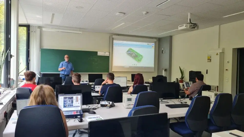 Referent Dipl.-Ing. Dieter Carbon vom VDI