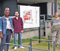 Purity Gaitho und Mosaab Hamameh (beide Auslandstutoren vom Büro für Internationales), haben die Aktion "Studierende helfen Studierenden" organisiert und arbeiten eng mit Hilde Hasch (re., Hochschulseelsorgerin der KHG Rüsselsheim) zusammen. © Dr. Susanne Rapp