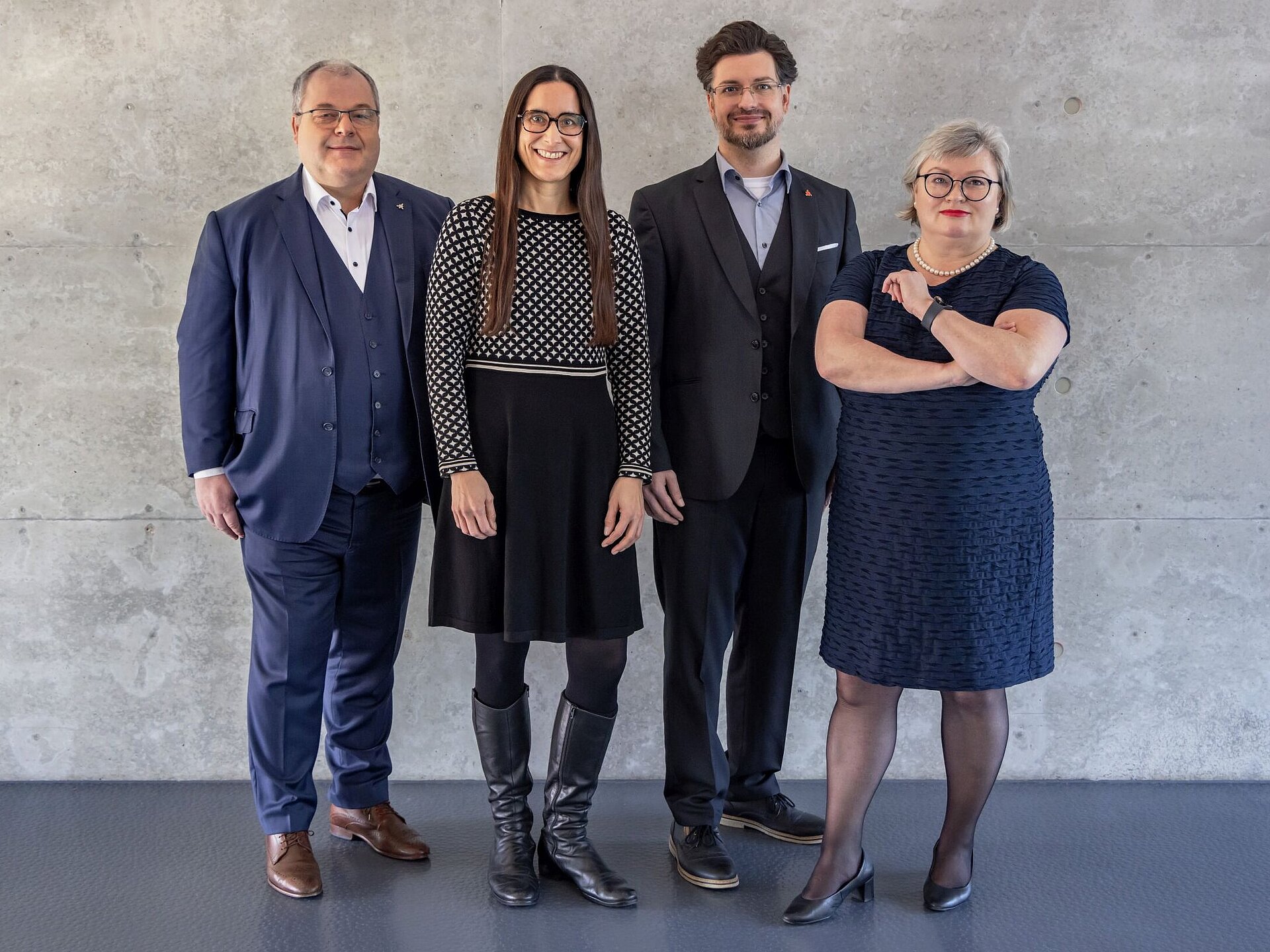 Präsidium der Hochschule RheinMain Das Präsidium der Hochschule RheinMain; von links: Prof. Dr. Andreas Brensing, Dr. Tina Klug, Prof. Dr. Christian Schachtner, Prof. Dr. Eva Waller