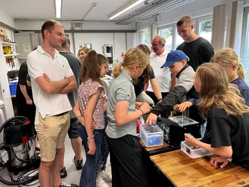 Erste Schredderversuche am Modell